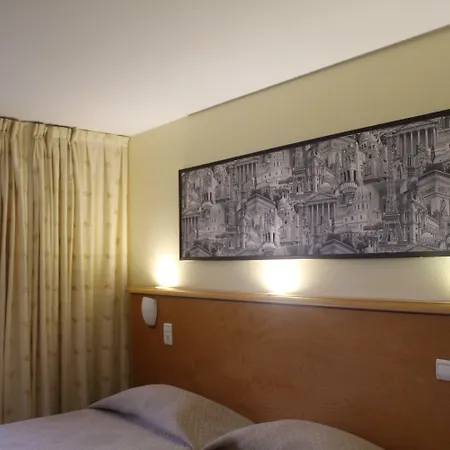 Euro Paris Szálloda 3*